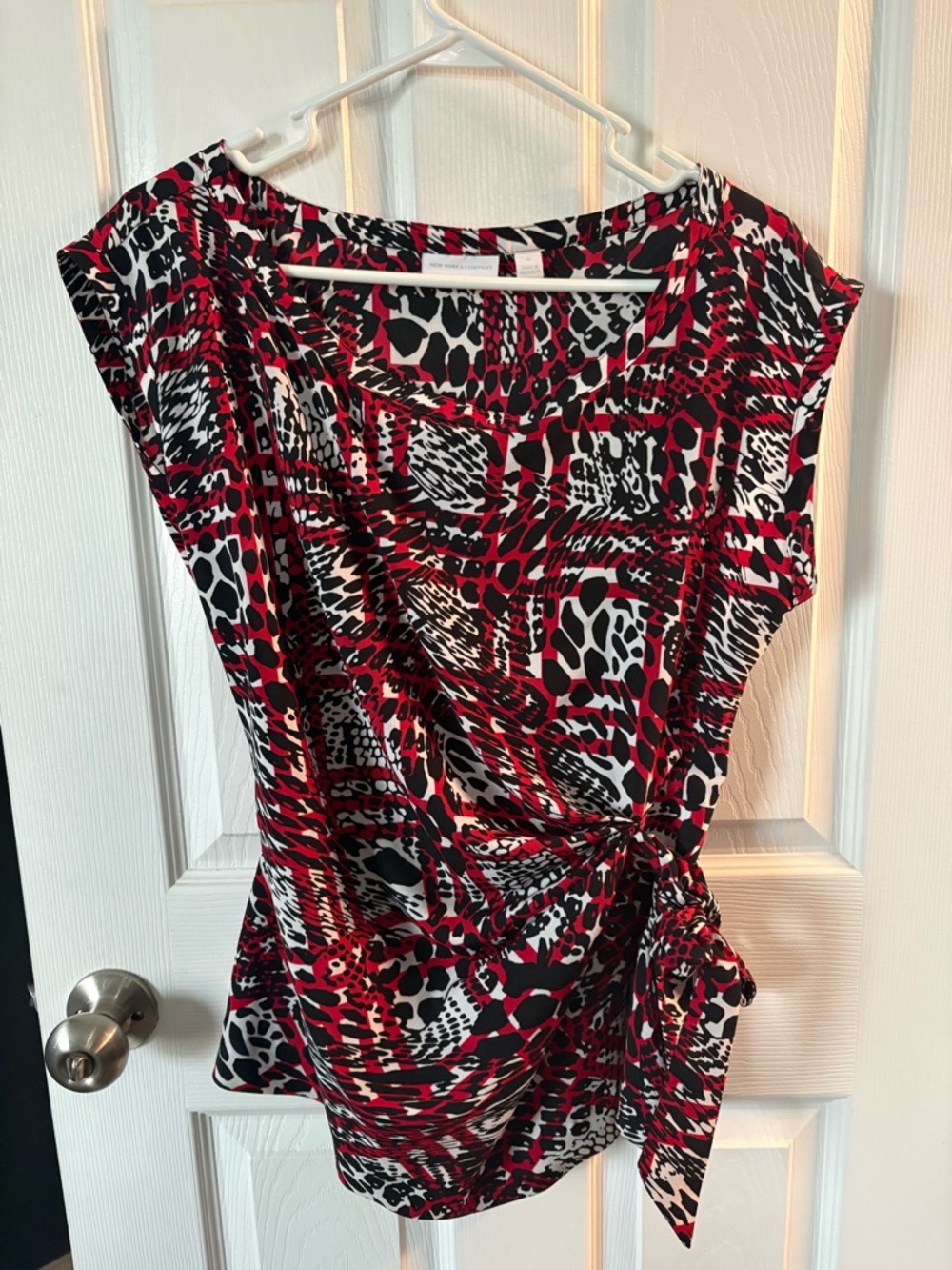 New York & Company Red Black White Patterned Side-Tie Blouse